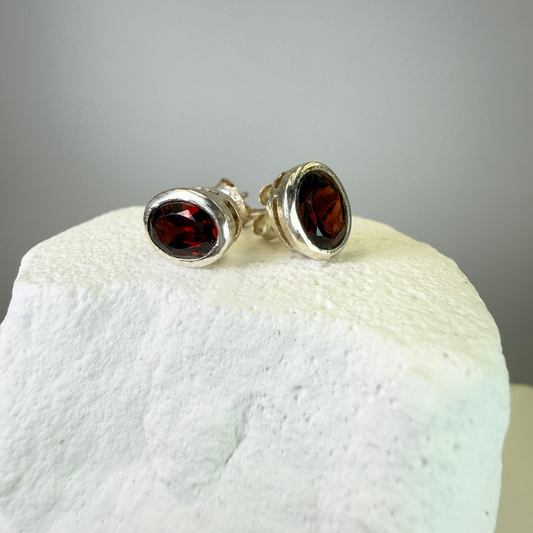 Helen - Garnet Oval Studs